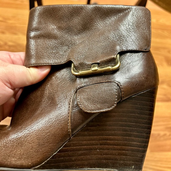 Nine West Wedge Booties, Size 6 1/2 M - Picture 4 of 8